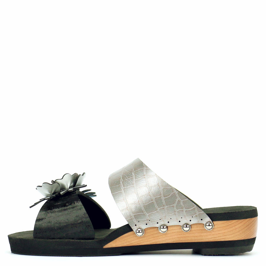 Low Wedge Flower Toe Mule in Midnight and Croc - Mohop